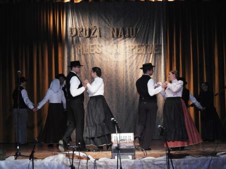 Prireditev Druži naju ples in petje z mednarodno udeležbo 44